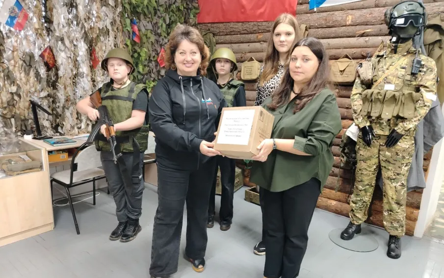 Волонтеры посетили музей «СВОя история»